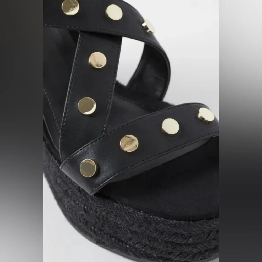 👣H & M York Metal Studded Espadrilles
